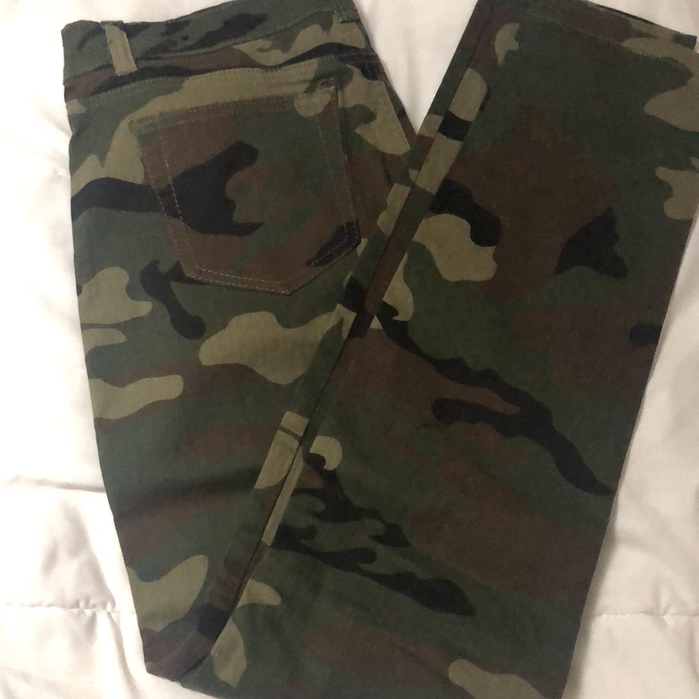 Ladies clothes - Picture 2 of 2